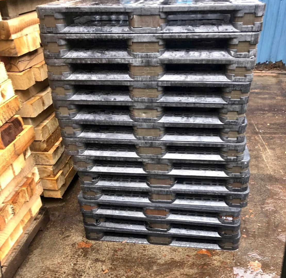 Used 55x44 Plastic Pallets